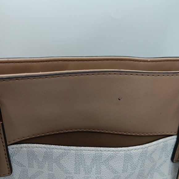 Michael kors bag with yellow stripe - Picture 3 of 5